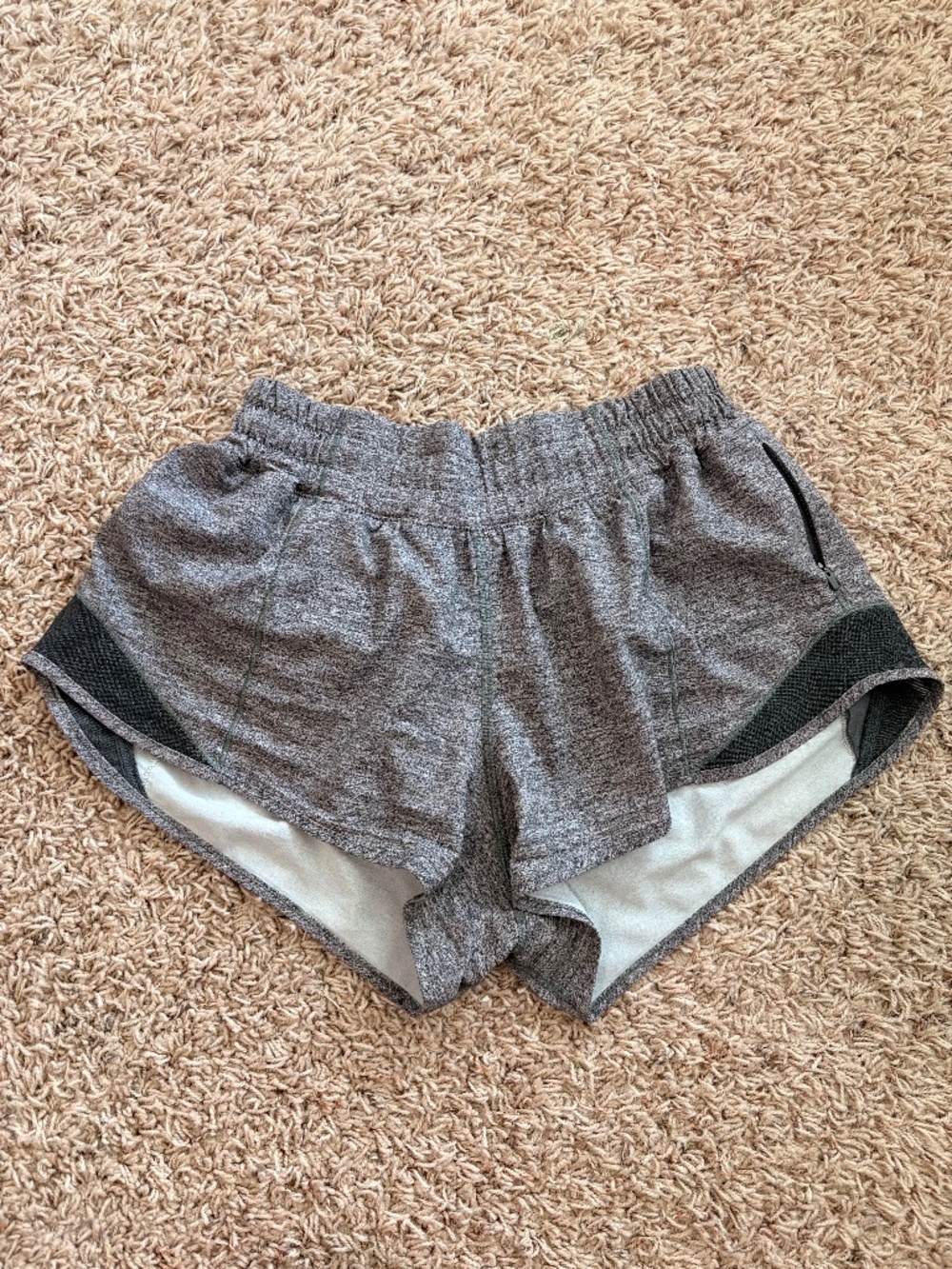 Lululemon low rise Hotty Hot Short 2.5” Heather Lux Multi Black
